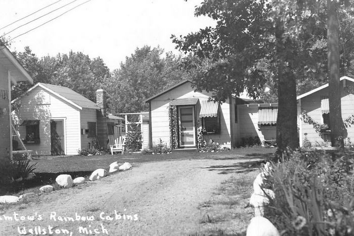 Wellston Michigan Rppc Postcard C1950s Gumtows Rainbow Cabins (newer photo)